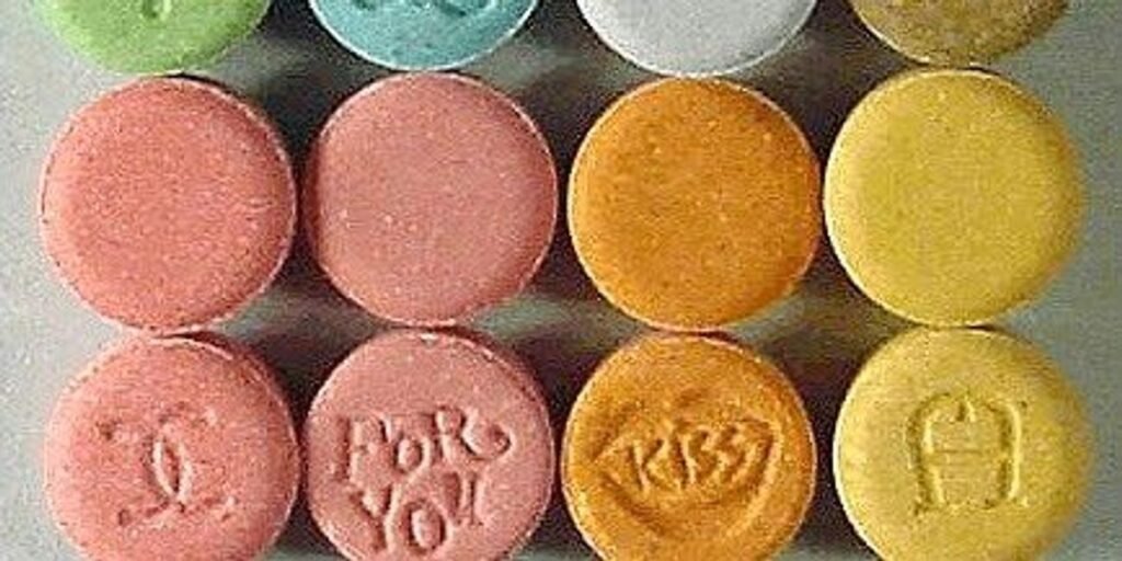 MDMA vs. Ecstasy: A visual comparison of purity, effects, and safety for mental health and wellness